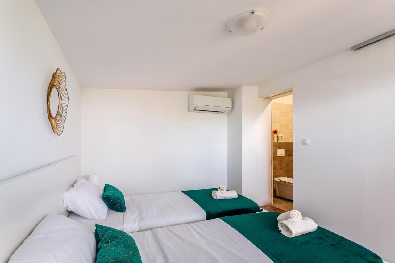 Casa Di Oliva-House With Heated Pool & Jacuzzi In Trilj, Croatia Βίλα Εξωτερικό φωτογραφία