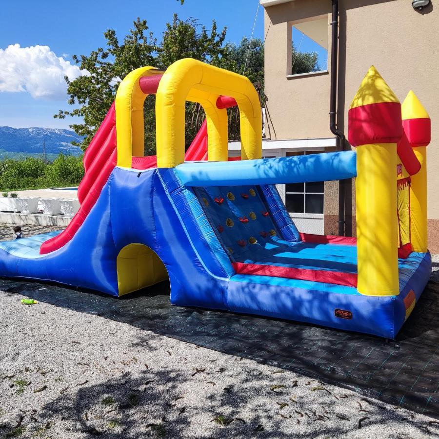 Casa Di Oliva-House With Heated Pool & Jacuzzi In Trilj, Croatia Βίλα Εξωτερικό φωτογραφία
